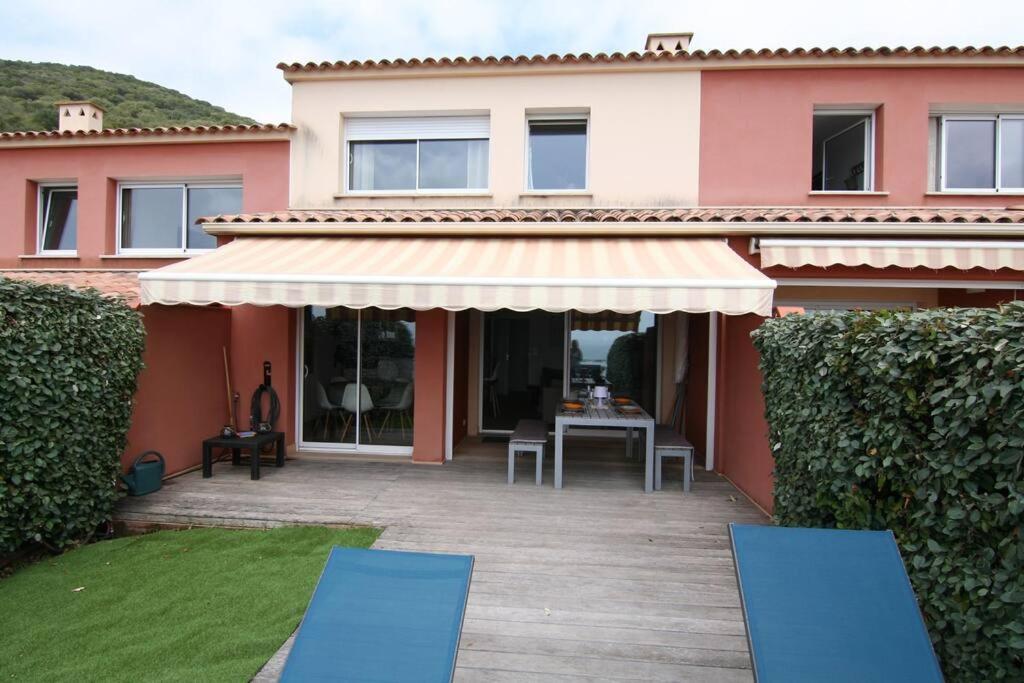 Ajaccio Maison Bord De Mer Dans Residence Avec Piscine Экстерьер фото